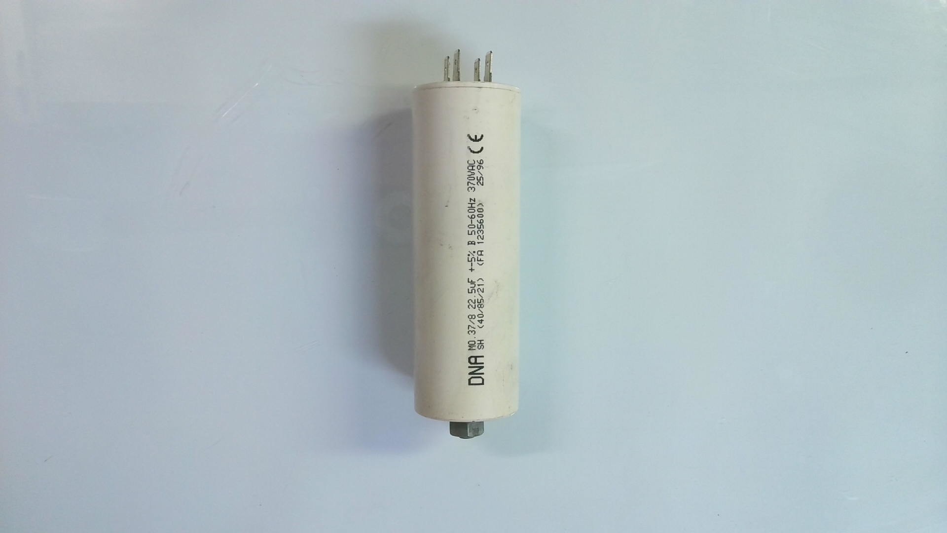 Condensadores dna mo.37/8 22.5uf b 50-60hz 370vac / sh (40/85/21)(fa1235600) CON 03