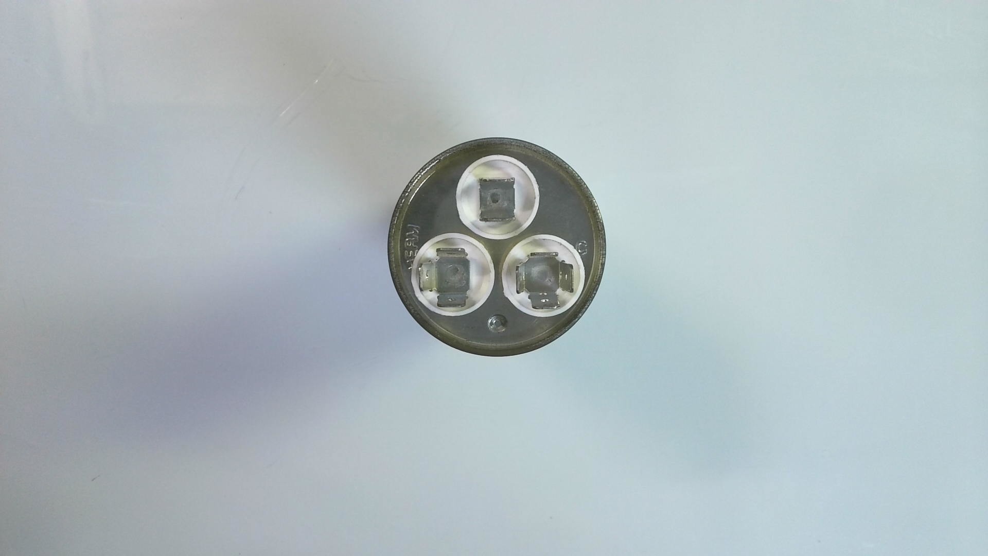 Condensadores C22.2 NO.190 / 10000AFC.CLASS B / EN60252-1 25/85/21 / 400VAC 50/60HZ / 6/30UF / ESC-40Z300060A CON 04 - Imagen 2