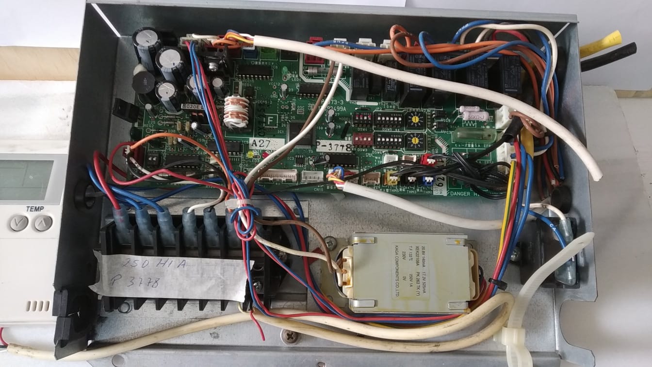 PLACA 250H1A P3778 Y TERMOSTACTO HITACHI