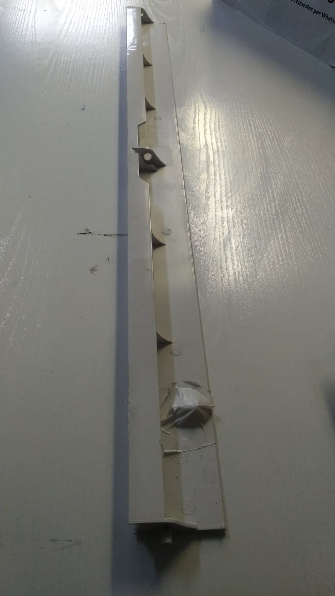 Aleta Split Salida Aire Acondicionado Ref. BECKEN 19BTU F1 - Imagen 2