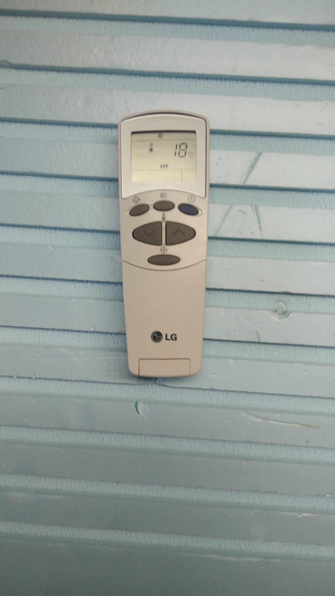 Mando aire acondicionado 6711A20077D LG