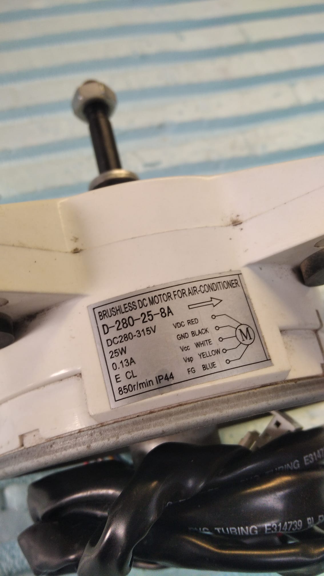 Motor de Ventilador Unidad Exterior Ref. D-280-25-8A DC280-315V - Imagen 2