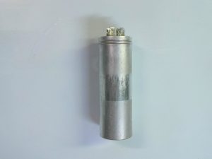 Condensadores 370VAC  560-8 / 371356G PO / 475007(P1) / 25DT9/97 B / -25/+70C CON 04