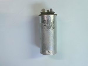 Condensadores 2/30UF 370/400V 50/60HZ / LR 79596  70C / PCB 1000AFC / DAL-4JJ0230 7  CON 04