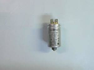Condensadores 16.25.1164 / 8uf  425v  10000/cl.b / 475v  3000h/cl.c / en60252-1 / 370vac 50/60hz / 10000afc CON 05