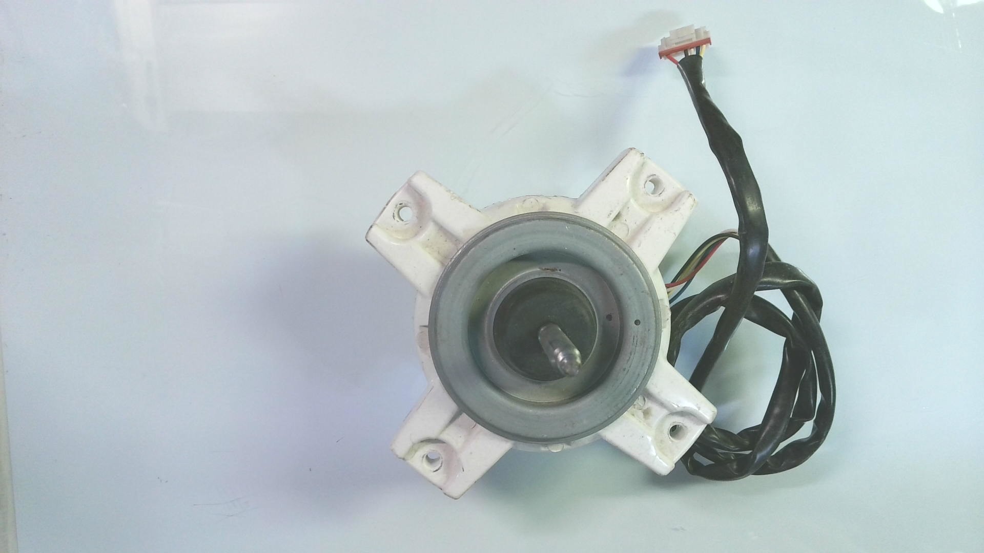 MOTORES EAU57945710 / EAU57945702 M21