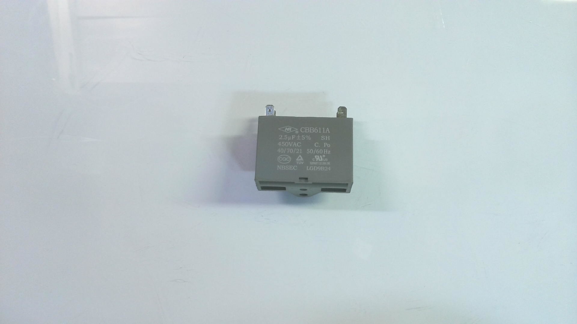 CONDESADORES CBB611A / 2.5UF 450V / LGD9B24 G55