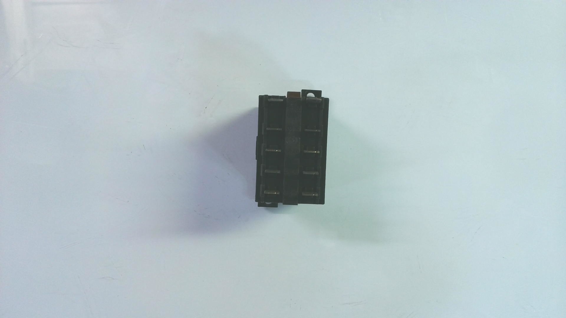 CONTACTOR FMCA-0TZ25 (4A) / 220-240V g79