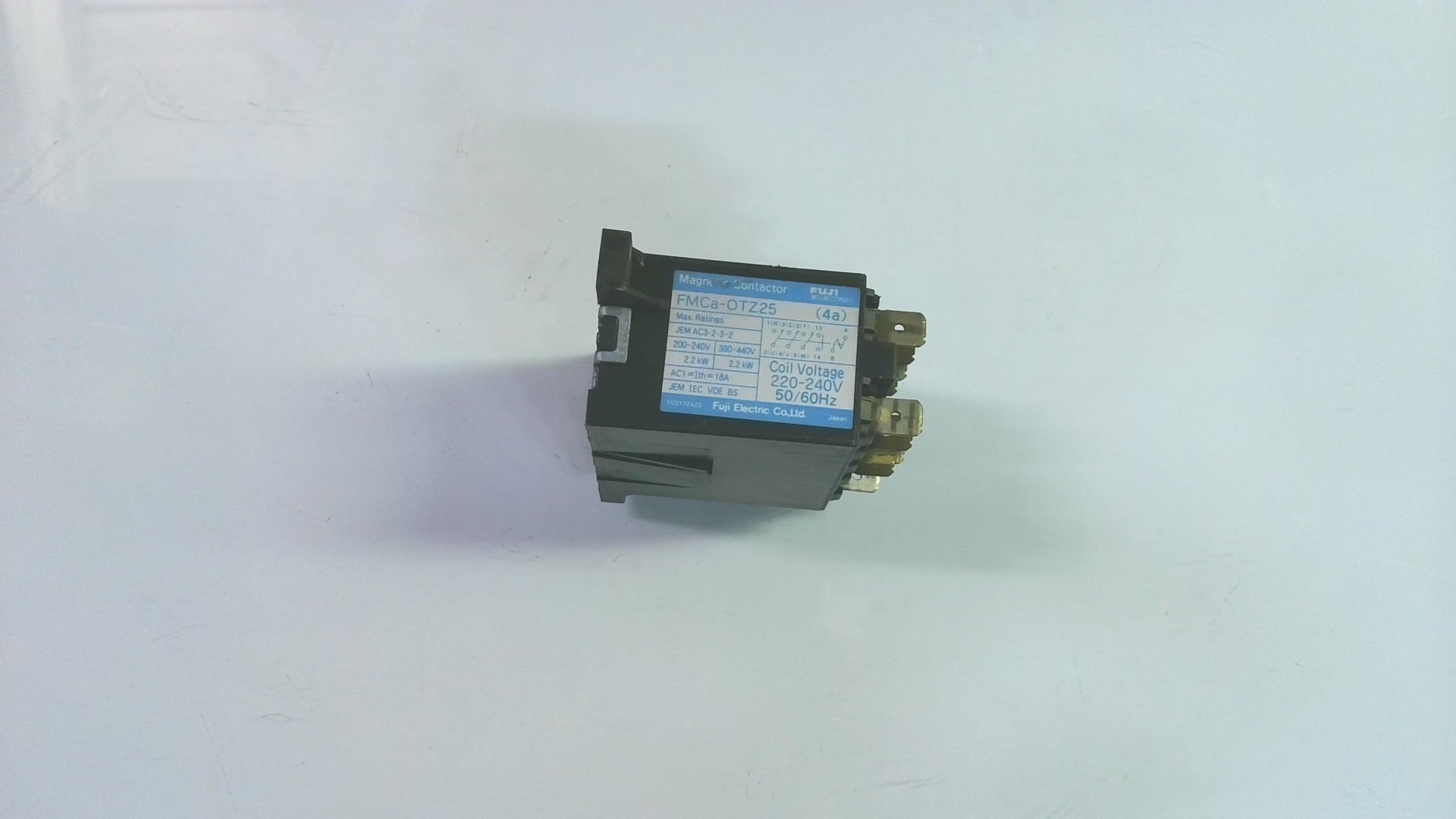 CONTACTOR FMCA-0TZ25 (4A) / 220-240V g79 - Imagen 2