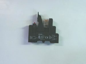 RELE ES 50/3 / 12A 300VAC / LR42742 / 10A 300VAC / E113714 g79