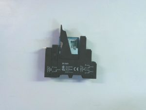 RELE ES 50/3 / 12A 300VAC / LR42742 / 10A 300VAC / E113714 g79