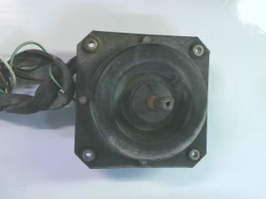 MOTORES SERIE: 045011 / MOD: SDH050TRO / M3108136 / 070400405 MT02