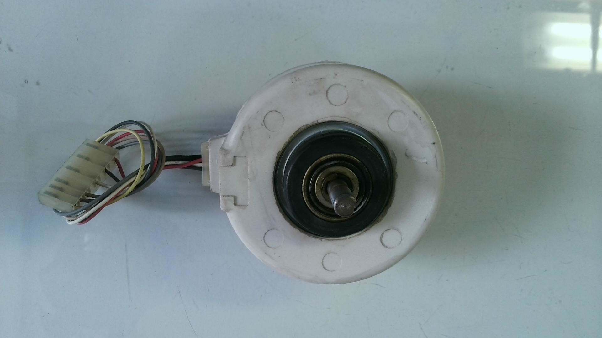 MOTOR PARA UNIDAD INTERIOR TOSHIBA RAS-20BA AF-200-18-20 / SQK30 MOT08 - Imagen 2