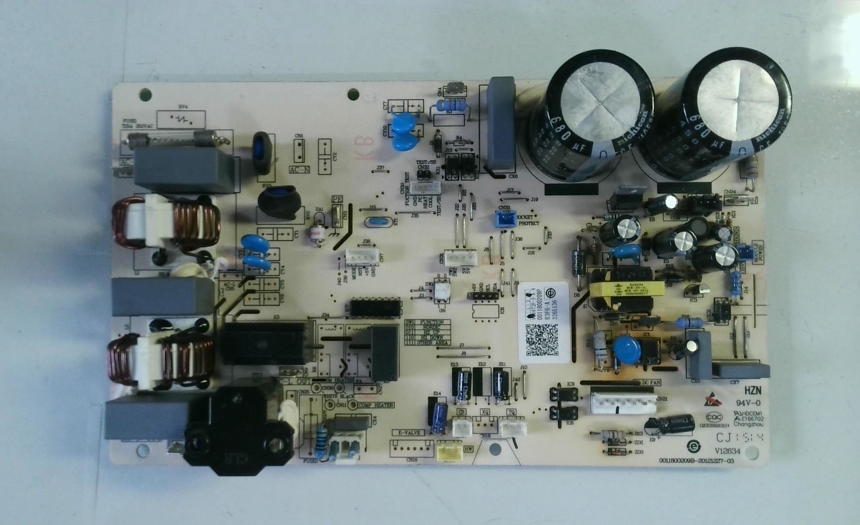 PLACA ELECTRONICA V12634 / 0011800209B-20121227-09 / V98472F / 0011800209P / B3F6-A 3265136 PLE93